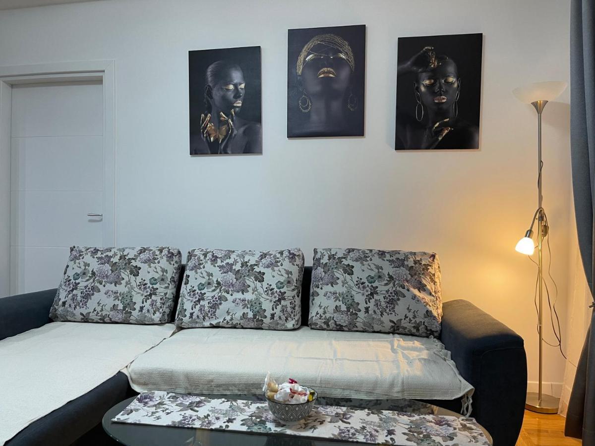 סובוטיקה Apartman Mdb מראה חיצוני תמונה