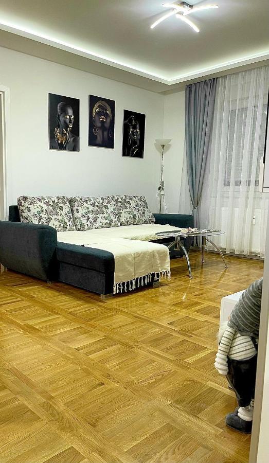 סובוטיקה Apartman Mdb מראה חיצוני תמונה