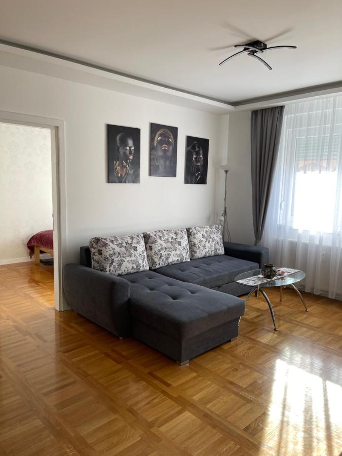 סובוטיקה Apartman Mdb מראה חיצוני תמונה