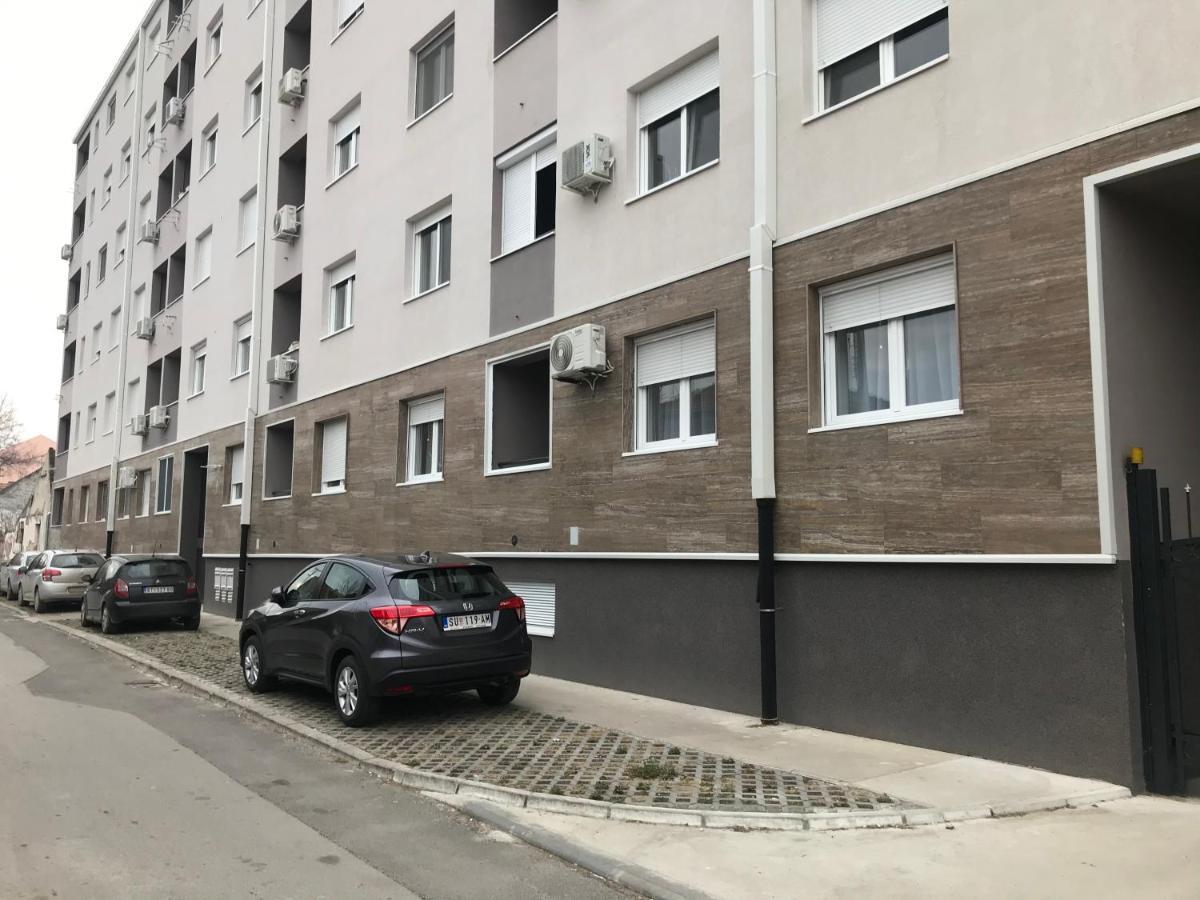 סובוטיקה Apartman Mdb מראה חיצוני תמונה