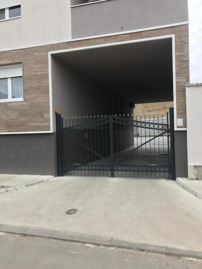 סובוטיקה Apartman Mdb מראה חיצוני תמונה